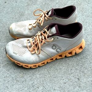 Women’s on cloud running shoes